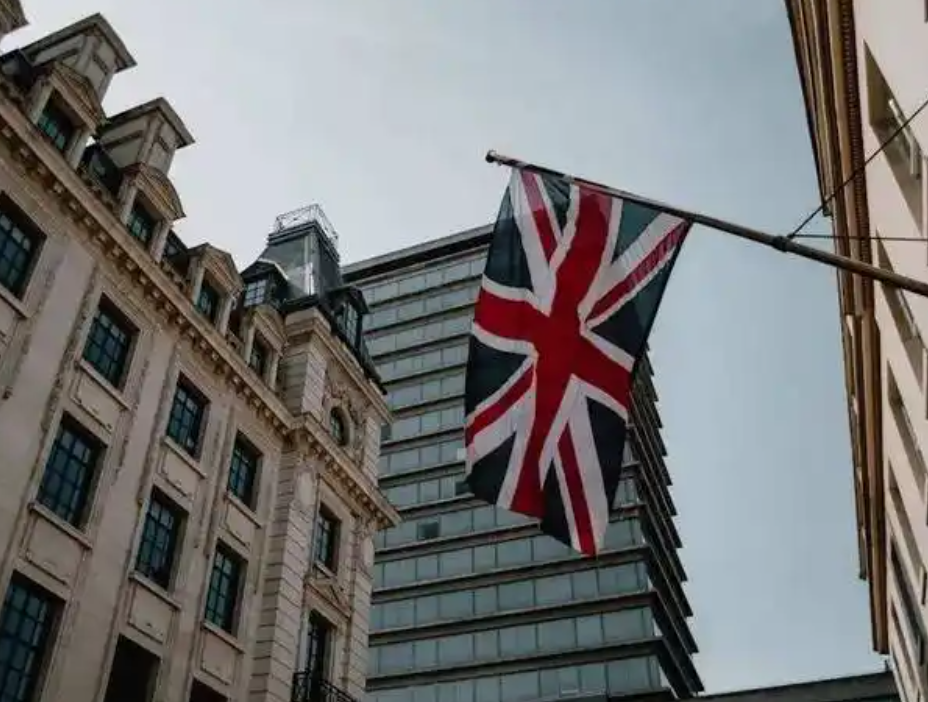 英国拟投30亿英镑培养国内人才，以减少对外国工