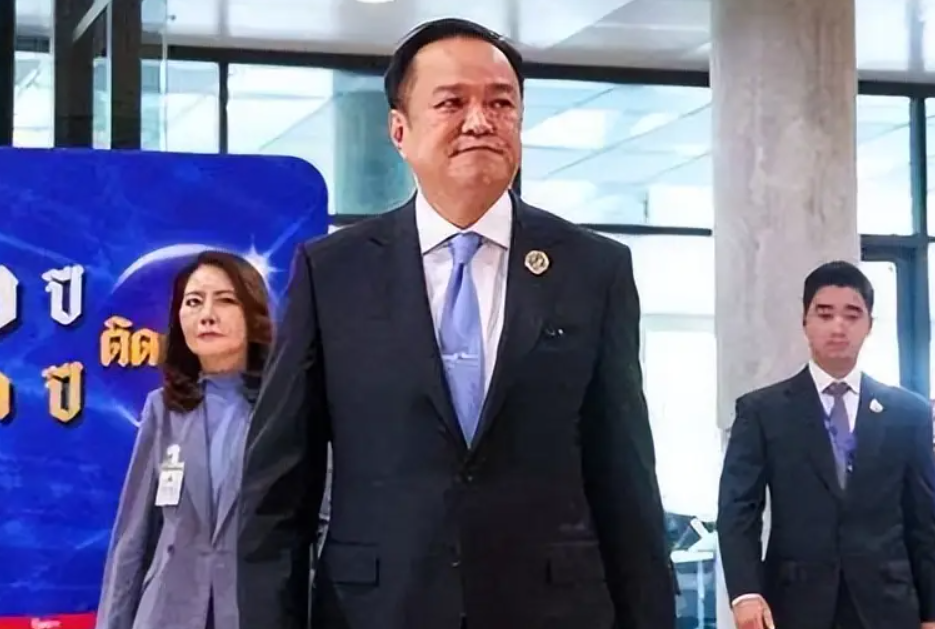 泰国总理阿努廷周日将会见特朗普 并与柬埔寨签