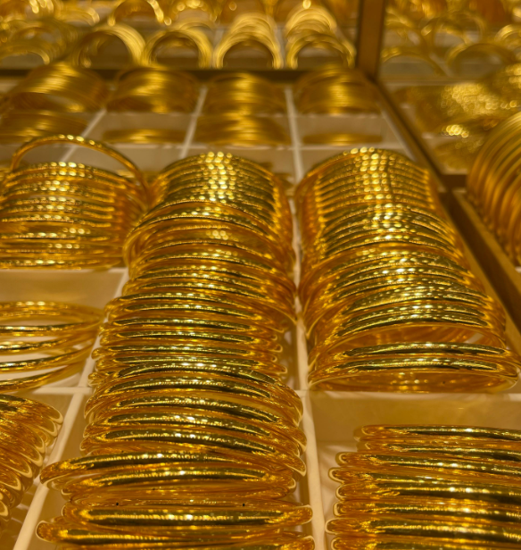 亚市早盘黄金上涨 受美联储降息前景提振